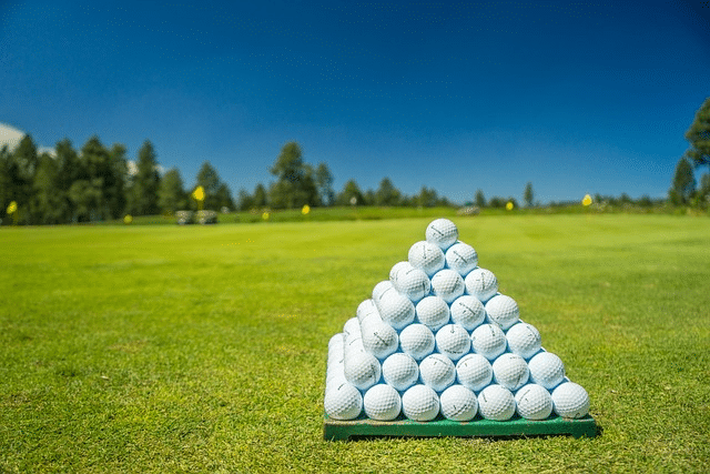 golf balls pyramid